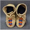 Image 5 : PLAINS INDIAN CHILDS MOCCASINS