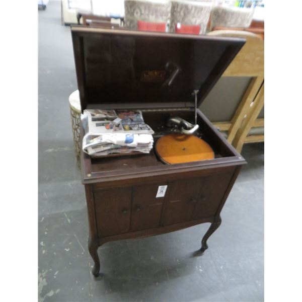 Victor Victrola #VV21C Record Player w/Vinyl Records ( Working See Video )