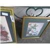 Image 2 : 2-Framed Floral Prints 30" x 16"/ 24" x 20" - 2 X $