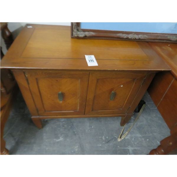 Oak 2 Door Side Cabinet