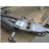 Image 2 : Metal Steam Valet Alligator Décor 42"