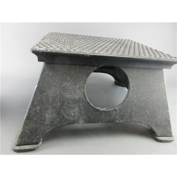 AT + SFRY Metal Conductors Step- 10"H X 20"W X 18"D