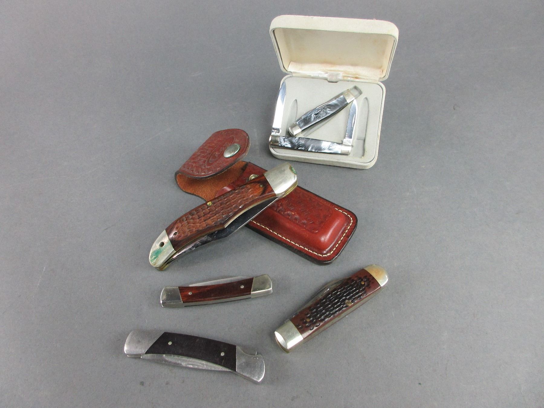 4 Case Folding Knives 2 Buck Folding Knives