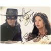 Image 1 : The Mask of Zorro  Antonio Banderas and Catherine Zeta-Jones signed movie photo