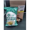 Image 1 : Circle K Salt & Vinegar Potato Chips (8 x 180g)