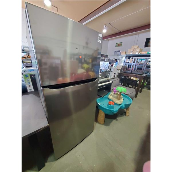 LG LTCS20020S Top Mount Refrigerator, 30" Width, ENERGY STAR Certified, 20.2 cu. ft, LED Lighting, S