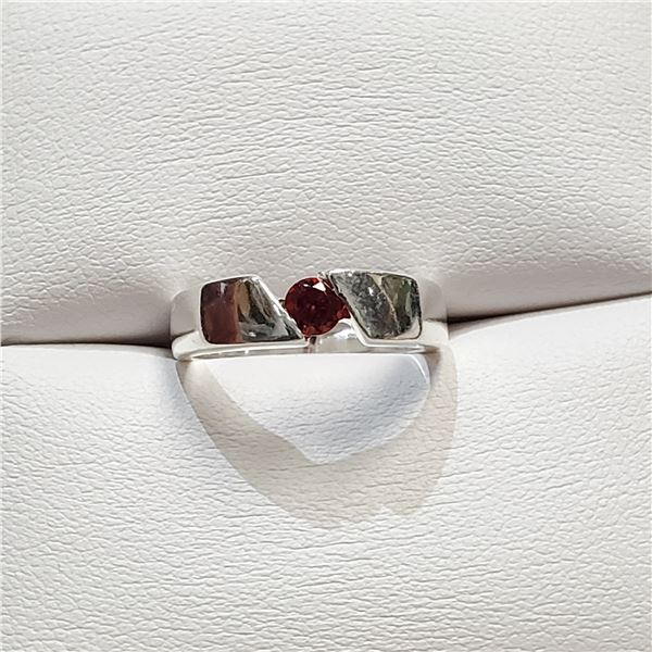 SILVER GARNET RING SIZE 6