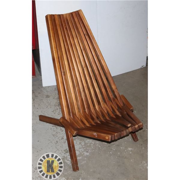 FOLDING WOODEN CHAIR