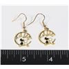 Image 1 : NEW GOLD TONE DROP EARRINGS CATS SITTING ON THE