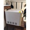 Image 2 : Danby Designer microwave - working condition