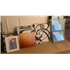 Image 1 : Large lot of assorted artwork & framed mirrors - Canvases / framed canvas / framed prints empty fram