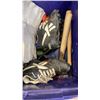 Image 15 : BOX OF LEATHER GLOVES WITH CAR MATS, ROPE AND MORE
