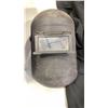 Image 9 : BOX OF LEATHER GLOVES WITH CAR MATS, ROPE AND MORE