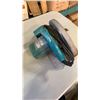 Image 3 : BUTANE STOVE WITH FUEL AND MAKITA CIRCULAR SAW