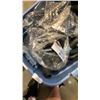 Image 9 : BOX AND 2 TOTES OF NEW AUTOMOTIVE PARTS