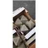 Image 3 : 24 CONCRETE PYRAMID STONES
