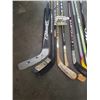 Image 2 : LOT OF HOCKEY STICKS AND ALIEN TAPE