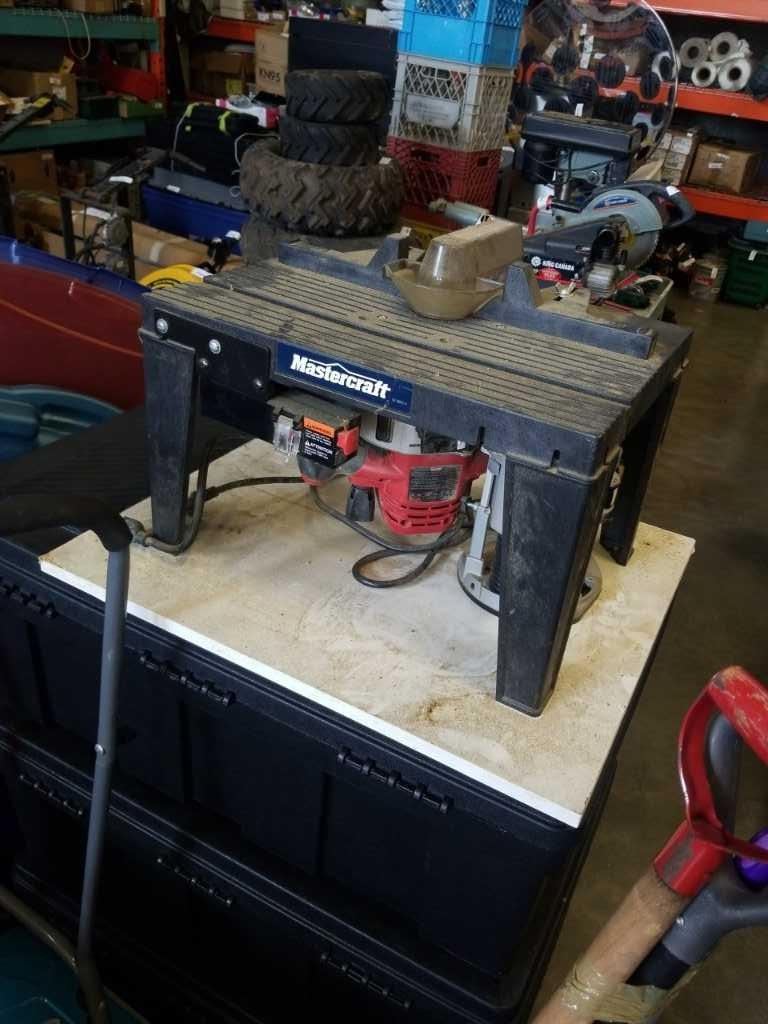 SKIL 2-1/4 INCH ROUTER WITH ROUTER TABLE
