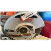 Image 2 : DELTA SIDEKICK 10" COMPOUND MITER SAW WORKING