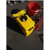 Image 6 : EYEWASH STATION WITH PRESSURIZED SPRAYER AND SEED SPREADER