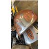 Image 10 : 2 BAGS OF GOLF CLUBS