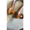Image 8 : WESTWARD 1 TON CHAIN HOIST AND LARGE SHACKLE