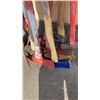 Image 3 : BUNDLE OF SLEDGEHAMMERS, SPLITTING MAULS, PICKAXE