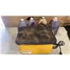 Image 1 : 3.5 GALLON PARTS WASHER WITH 4 JUGS OF OIL