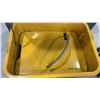 Image 3 : 3.5 GALLON PARTS WASHER WITH 4 JUGS OF OIL