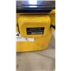 Image 4 : 3.5 GALLON PARTS WASHER WITH 4 JUGS OF OIL