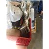 Image 8 : BOX AND CRATE OF TOOLS, LIFTING STRAPS, AIRCRAFT CABLE AND MORE