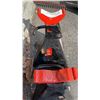 Image 7 : LINCOLN RETRACTABLE AIR HOSE WITH 2 AXLE STANDS AND JACKALL