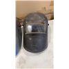 Image 3 : 3 WELDING HELMETS AND WELDING HOSE LINE