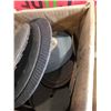 Image 9 : 3 BOXES OF CUTTING DISCS WITH BOX OF FACE SHEILDS