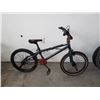 Image 2 : 2 BLACK BMX BIKES