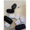 Image 3 : LOT OF EARBUDS CHARGE CASES