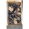 Image 2 : 2 BOXES OF NEW HAIR BAND AND HAIR TIES