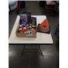 Image 1 : DISNEY COLELCTIBLES AND DC DLA PUZZLE TIN