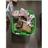 Image 1 : TOTE OF BASKETS, HOUSEHOLD DECOR