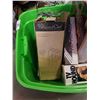 Image 3 : TOTE OF BASKETS, HOUSEHOLD DECOR