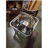 Image 2 : WICKER BASKETS, SOAP MOLDS, BOOTS, HAIR CURLERS