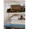 Image 2 : 3 TRAYS OF JEWELRY