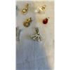 Image 3 : COLLECTION OF 12 MISC. VINTAGE PENDANTS