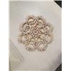 Image 5 : TRAY OF SHELL JEWELRY