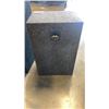 Image 8 : 51 INCH SPEAKER RACK AND 2 ACOUSTIC RESPONSE M-1220 SPEAKERS