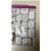 Image 3 : 25 LOST PROPERTY APPLE AIRPOD CASES AND AIRPODS PRO CHARGING CASES