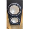 Image 2 : INFINITY SPEAKER BOX WITH 2 INFINITY 10" SUBS ONE NEEDS RUBBER REATTACHED