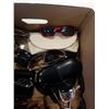 Image 4 : TRAY OF SUNGLASSES