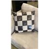 Image 2 : GREEN/GREY MICROFIBRE PILLOWBACK SOFA WITH THROW