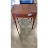 Image 1 : VINTAGE ELECTRIC SINGER SEWING MACHINE IN TABLE